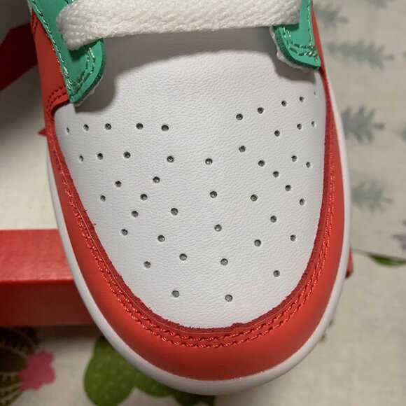 Nike Dunk Low SE Easter Candy sneakers - Picture 8 of 8